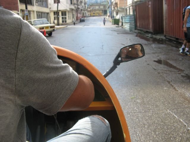 en route en Coco Taxi � La Havane