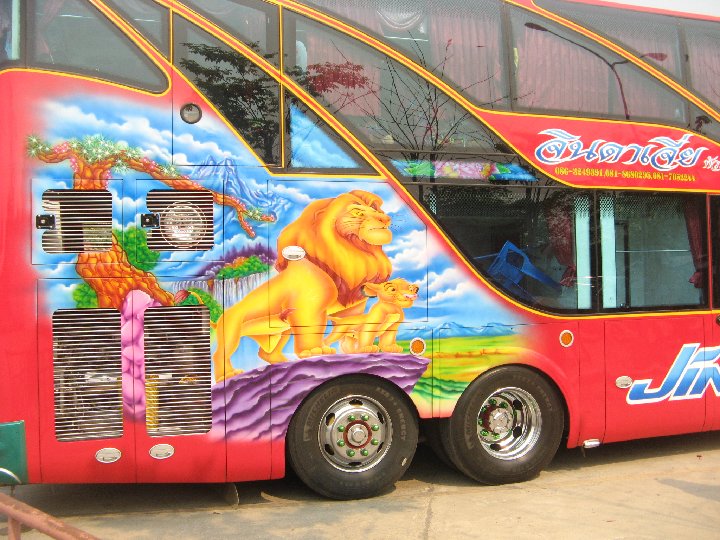 autocar d�cor� : le roi lion