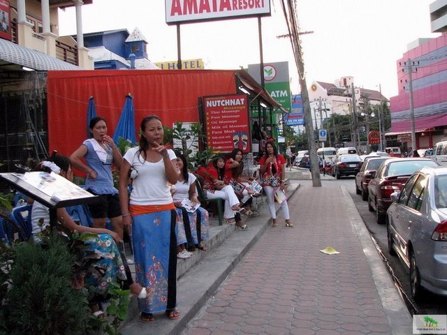 masseuses � Ptong Beach