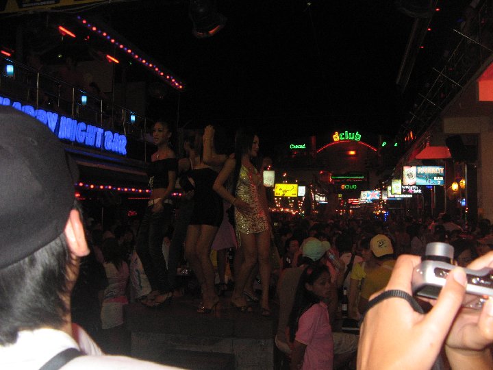 Ladyboys � Patong Beach
